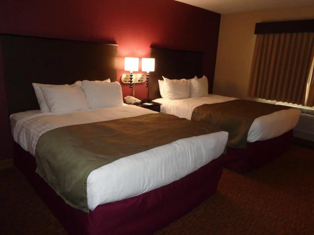 Americinn By Wyndham Osceola Экстерьер фото